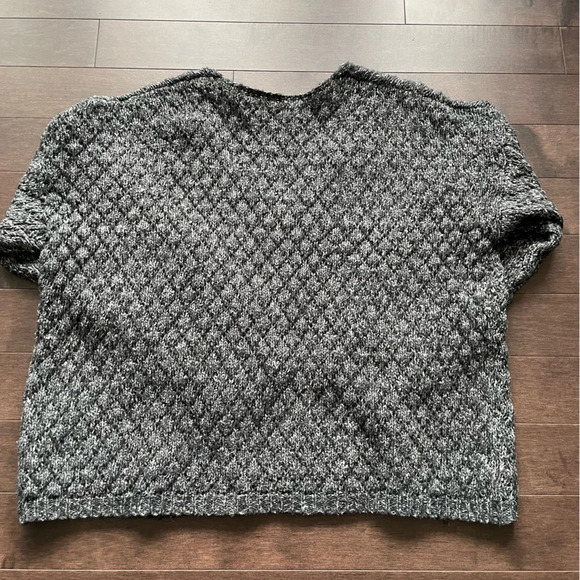 Zara Gray Crew Neck Sweater - Picture 6 of 6